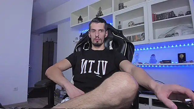 Snapshot of ToddClaytonn chatting on December 3, 2024, 10:40 pm ToddClaytonn online show from December 3, 2024, 10:40 pm