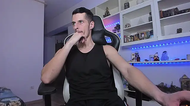 Snapshot of ToddClaytonn chatting on January 13, 2025, 2:07 am ToddClaytonn online show from January 13, 2025, 2:07 am