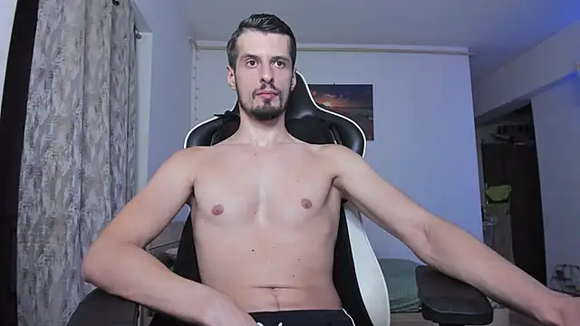 Snapshot of ToddClaytonn chatting on September 17, 2025, 10:44 pm ToddClaytonn online show from September 17, 2025, 10:44 pm