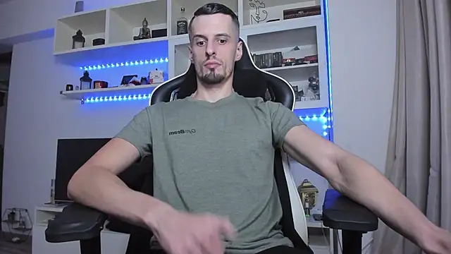 Snapshot of ToddClaytonn chatting on November 6, 2025, 1:50 am ToddClaytonn online show from November 6, 2025, 1:50 am