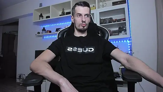 Snapshot of ToddClaytonn chatting on November 19, 2025, 12:10 am ToddClaytonn online show from November 19, 2025, 12:10 am