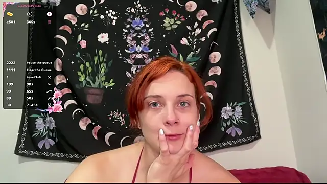 Aria Fields online show from December 18, 2025, 3:29 pm