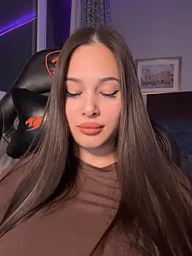 Snapshot of EricaWalls chatting on November 11, 2025, 10:54 pm EricaWalls online show from November 11, 2025, 10:54 pm