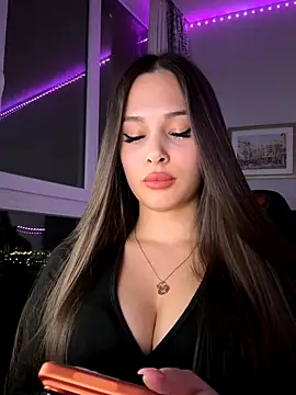 Snapshot of EricaWalls chatting on December 13, 2025, 7:53 pm EricaWalls online show from December 13, 2025, 7:53 pm