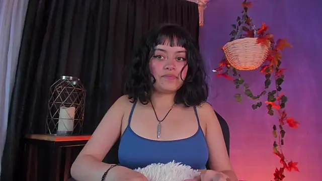 Snapshot of vanelope11 chatting on December 18, 2024, 10:35 pm vanelope11 online show from December 18, 2024, 10:35 pm