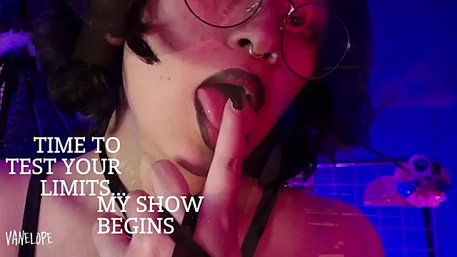 Snapshot of vanelope11 chatting on October 25, 2025, 6:57 pm vanelope11 online show from October 25, 2025, 6:57 pm