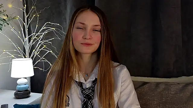 Snapshot of MonaEldon chatting on December 11, 2024, 1:26 am MonaEldon online show from December 11, 2024, 1:26 am