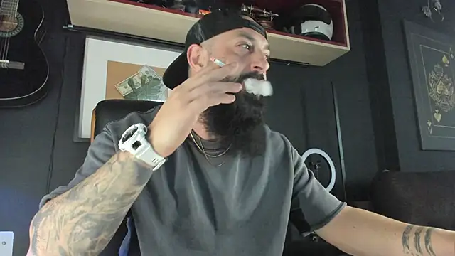 axxelrich  online show from February 15, 2025, 7:27 am