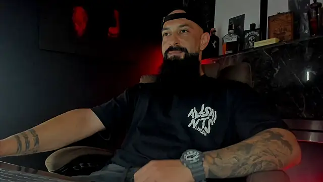 axxelrich  online show from October 8, 2025, 5:43 pm