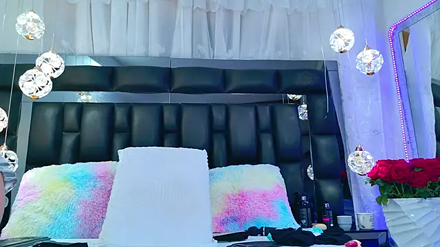 Snapshot of DahianaMoss chatting on October 9, 2025, 11:52 am DahianaMoss online show from October 9, 2025, 11:52 am