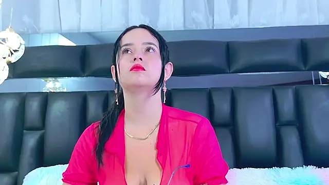 Snapshot of DahianaMoss chatting on October 19, 2025, 11:44 am DahianaMoss online show from October 19, 2025, 11:44 am