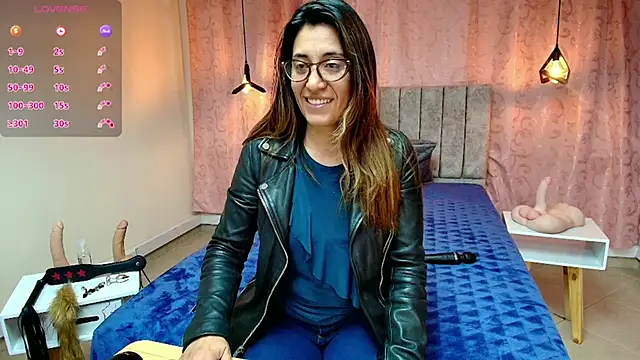 VioletaScott  online show from March 14, 2025, 12:51 pm