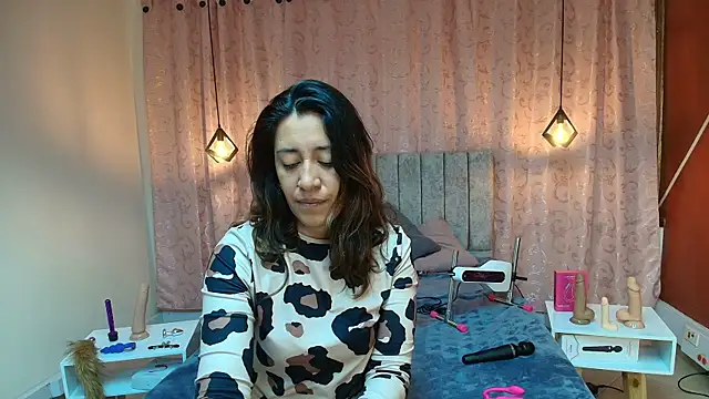 VioletaScott  online show from November 24, 2025, 1:44 pm