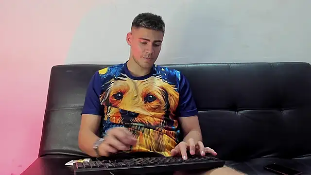 Snapshot of Brian_cx chatting on December 31, 2024, 6:24 pm Brian cx online show from December 31, 2024, 6:24 pm