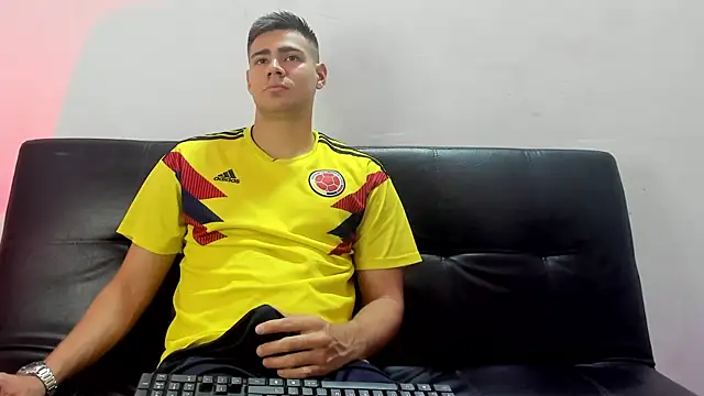 Snapshot of Brian_cx chatting on January 8, 2025, 5:59 pm Brian cx online show from January 8, 2025, 5:59 pm