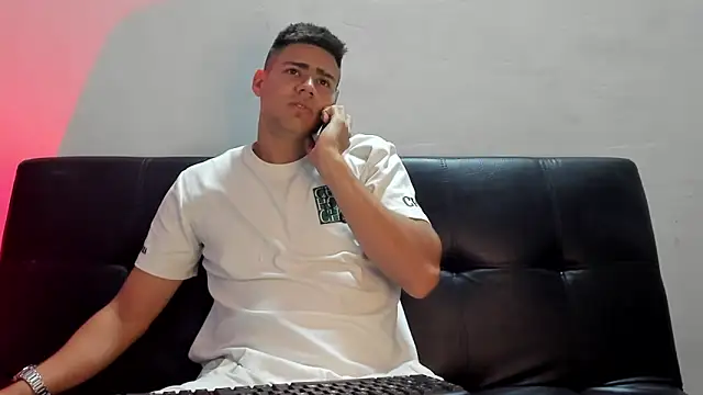 Snapshot of Brian_cx chatting on February 7, 2025, 4:37 am Brian cx online show from February 7, 2025, 4:37 am