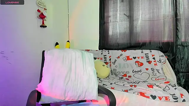 litle mily  online show from December 21, 2024, 9:47 pm