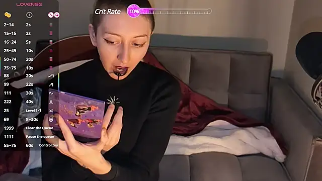 lovelylucyy online show from February 6, 2025, 3:06 am