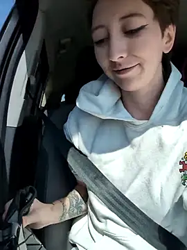 lovelylucyy online show from October 2, 2025, 5:42 pm