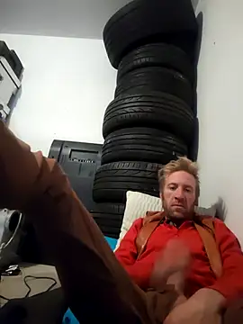 bentoverblonde online show from November 18, 2025, 5:17 pm