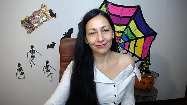 LiluGrants online show from October 24, 2025, 6:15 pm