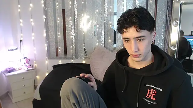 gojo satoru 18 online show from February 12, 2025, 11:51 am