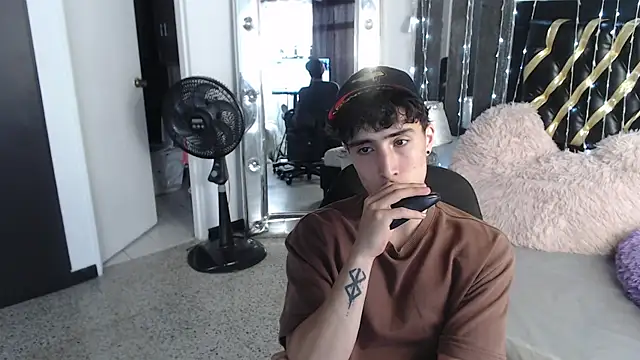 gojo satoru 18 online show from March 13, 2025, 3:06 pm