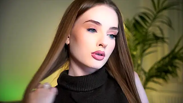 petitegonwiild online show from October 27, 2025, 8:13 pm