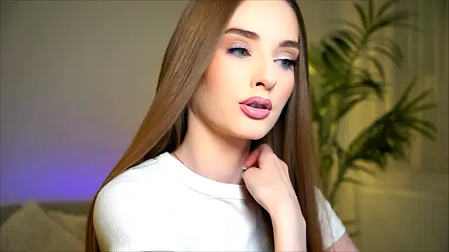 petitegonwiild online show from November 29, 2025, 12:02 am