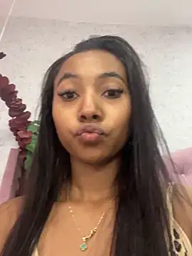 GabrielaLugo online show from December 17, 2025, 11:38 am