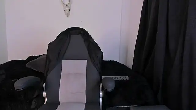 Aliz01 online show from November 1, 2025, 1:51 am