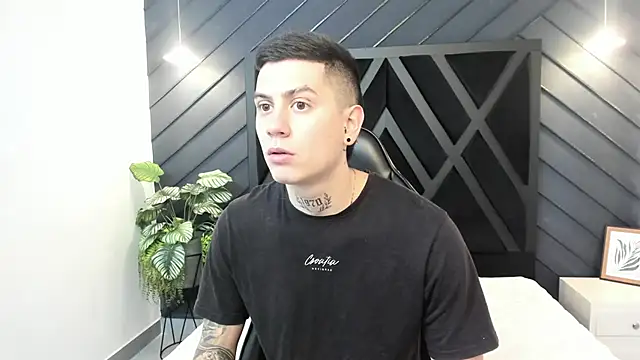 Snapshot of Yeiko_Romero_ chatting on February 11, 2025, 4:56 pm Yeiko Romero online show from February 11, 2025, 4:56 pm