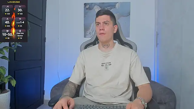 Snapshot of Yeiko_Romero_ chatting on October 8, 2025, 2:25 pm Yeiko Romero online show from October 8, 2025, 2:25 pm