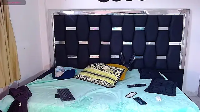 Snapshot of RyanRizzo chatting on February 10, 2025, 9:04 pm RyanRizzo online show from February 10, 2025, 9:04 pm