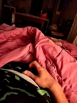 Snapshot of Mihneaaa chatting on November 17, 2025, 10:37 pm Mihneaaa online show from November 17, 2025, 10:37 pm