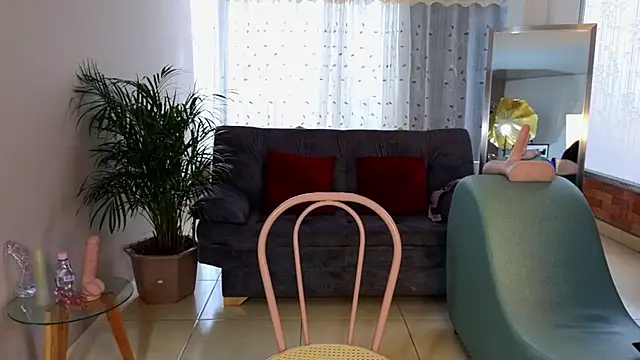 Snapshot of camil_milfdream chatting on January 30, 2025, 2:47 pm camil milfdream online show from January 30, 2025, 2:47 pm