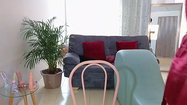 Snapshot of camil_milfdream chatting on February 10, 2025, 1:44 pm camil milfdream online show from February 10, 2025, 1:44 pm