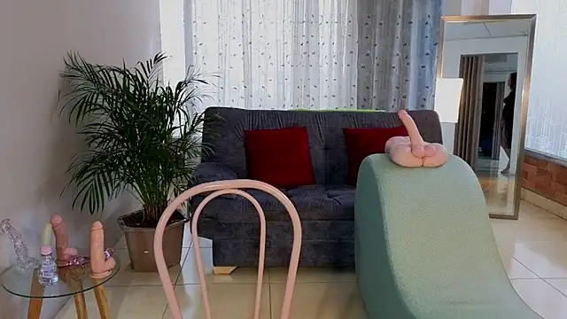 Snapshot of camil_milfdream chatting on February 10, 2025, 4:47 pm camil milfdream online show from February 10, 2025, 4:47 pm