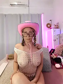 lolavalecuatro online show from November 20, 2025, 5:23 pm