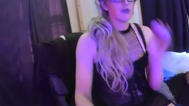 Snapshot of sexyblondetrans chatting on February 19, 2025, 4:55 pm sexyblondetrans online show from February 19, 2025, 4:55 pm