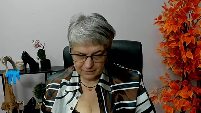 IrisDream online show from December 12, 2024, 2:00 pm