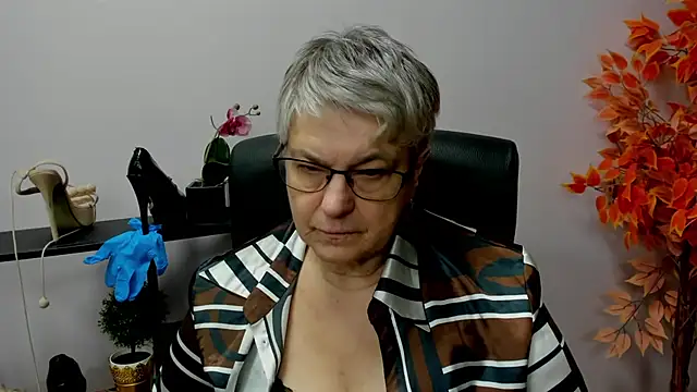 IrisDream online show from December 16, 2024, 1:54 pm