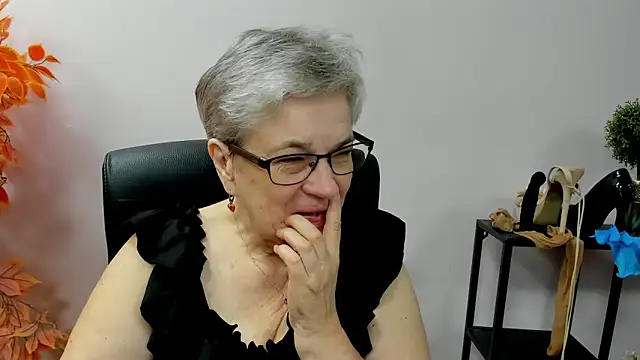 IrisDream online show from October 9, 2025, 6:22 am