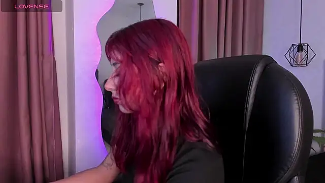 Snapshot of cloe__palmer chatting on March 7, 2025, 12:01 pm cloe palmer online show from March 7, 2025, 12:01 pm