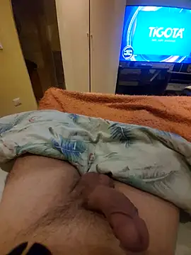 Snapshot of tiscopofortezozza chatting on October 22, 2025, 6:40 pm tiscopofortezozza online show from October 22, 2025, 6:40 pm