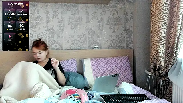 Snapshot of purebeautie13 chatting on December 19, 2024, 11:07 am purebeautie13 online show from December 19, 2024, 11:07 am