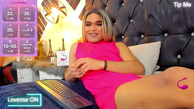 Snapshot of AllisonsweetZ chatting on January 10, 2025, 11:18 pm AllisonsweetZ online show from January 10, 2025, 11:18 pm