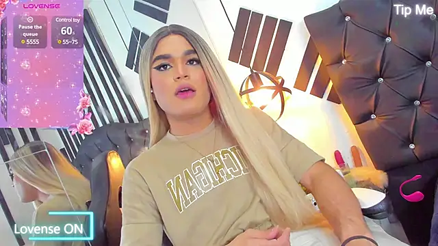 Snapshot of AllisonsweetZ chatting on February 26, 2025, 11:04 pm AllisonsweetZ online show from February 26, 2025, 11:04 pm