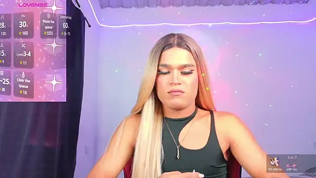 Snapshot of AllisonsweetZ chatting on November 16, 2025, 2:22 pm AllisonsweetZ online show from November 16, 2025, 2:22 pm