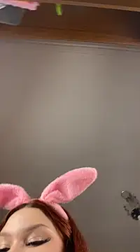 Snapshot of Helen_Shine chatting on March 1, 2025, 9:15 pm Helen Shine online show from March 1, 2025, 9:15 pm